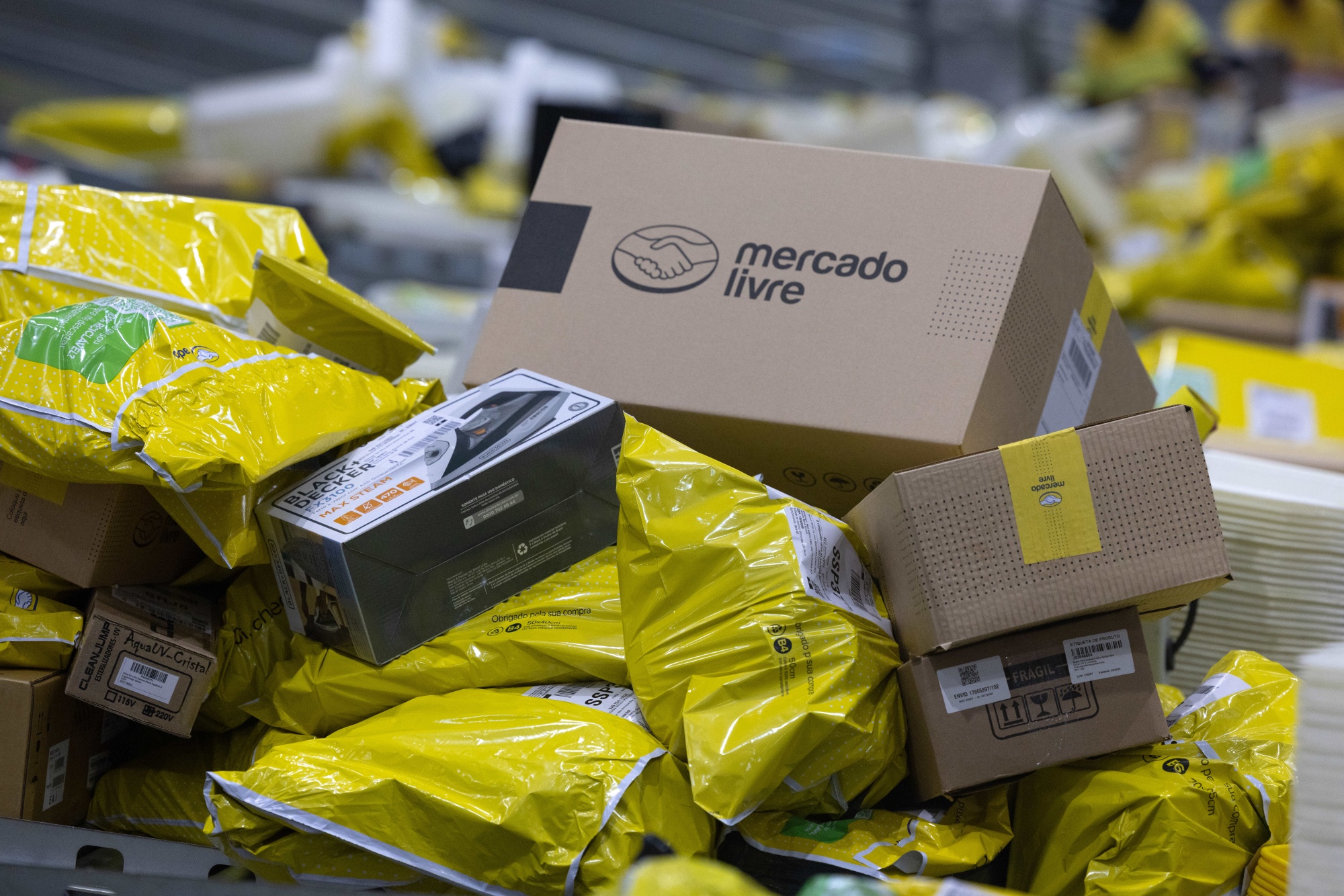 Caixas e pacotes do Mercado Livre